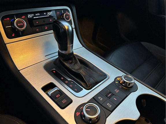 Volkswagen Touareg 12 of 21