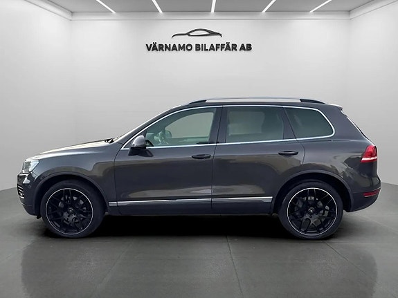 Volkswagen Touareg 2 of 21