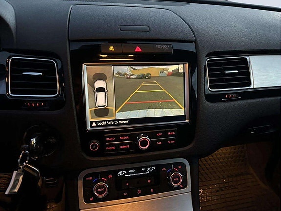 Volkswagen Touareg 14 of 21