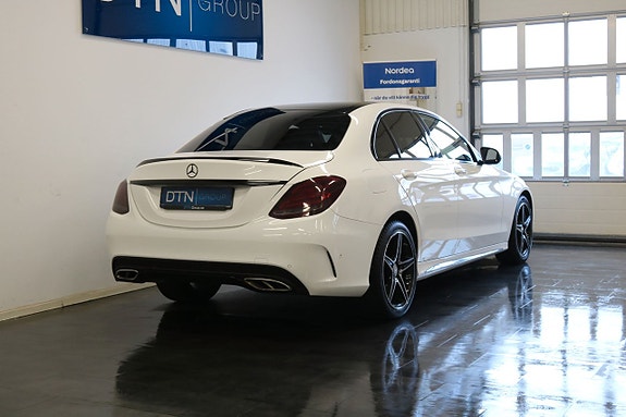 Mercedes-Benz C200 3 of 22