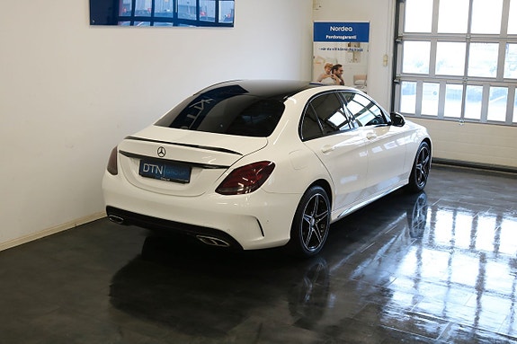 Mercedes-Benz C200 2 of 22