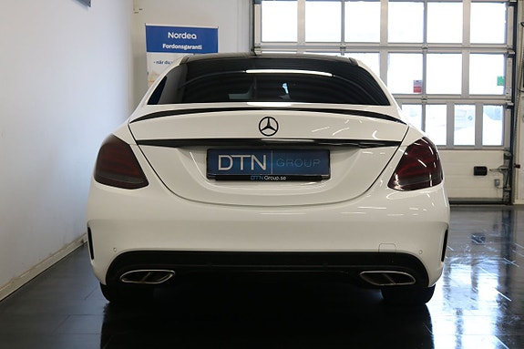 Mercedes-Benz C200 4 of 22
