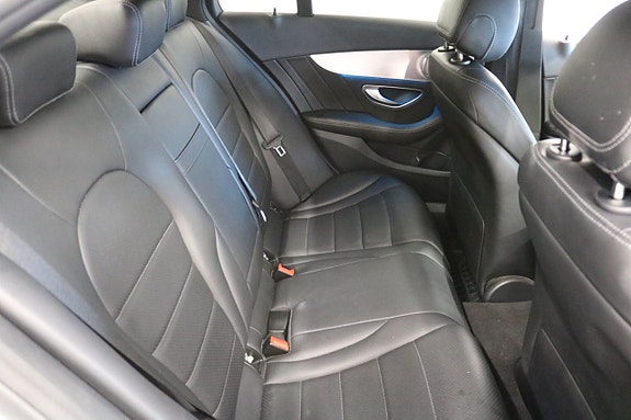 Mercedes-Benz C200 9 of 22
