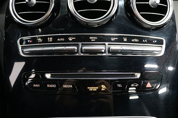 Mercedes-Benz C200 18 of 22