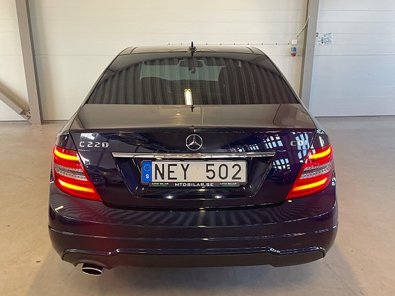 Mercedes-Benz C220 7 of 9