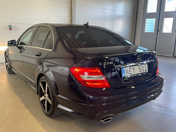 Mercedes-Benz C220 8 of 9