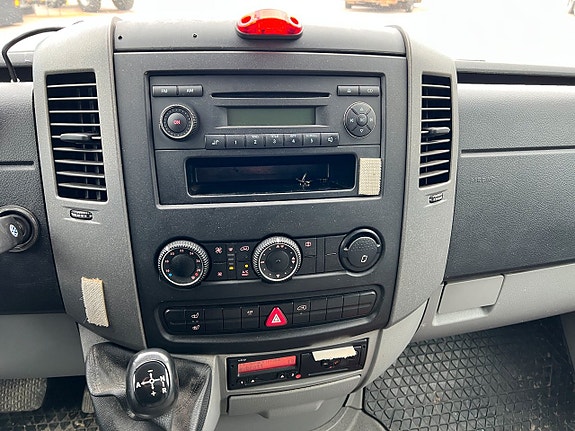 Volkswagen Crafter 8 of 12