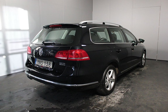 Volkswagen Passat 4 of 19