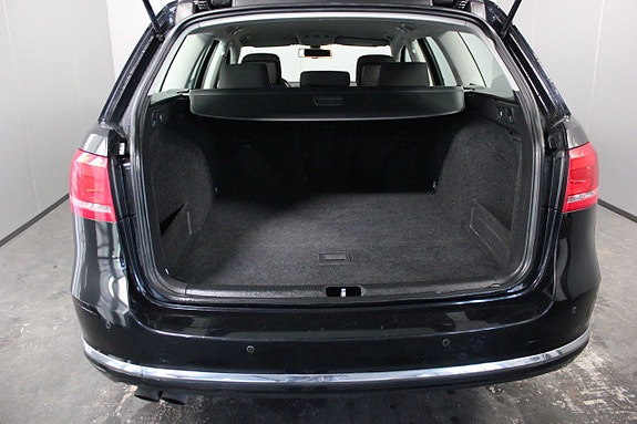 Volkswagen Passat 7 of 19