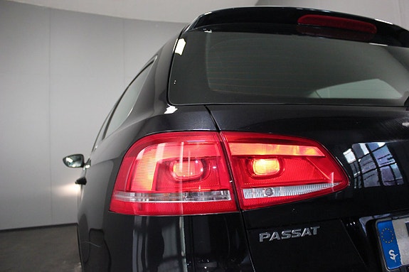 Volkswagen Passat 9 of 19