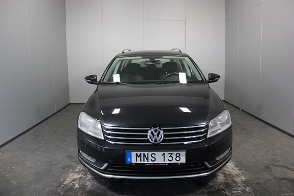 Volkswagen Passat 5 of 19