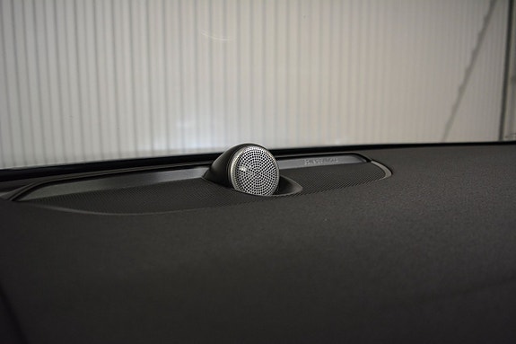 Volvo S90 14 of 24