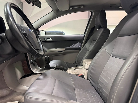 Volvo V50 7 of 11