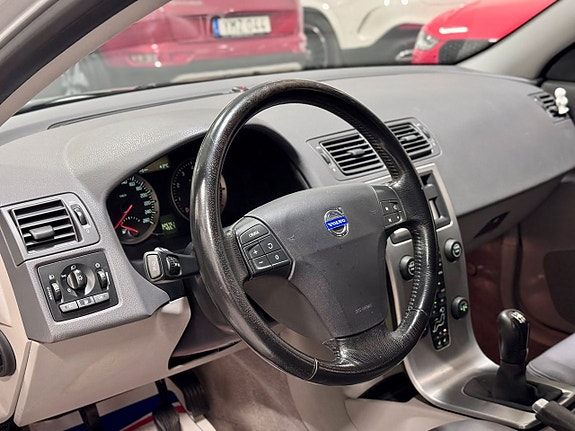 Volvo V50 6 of 11
