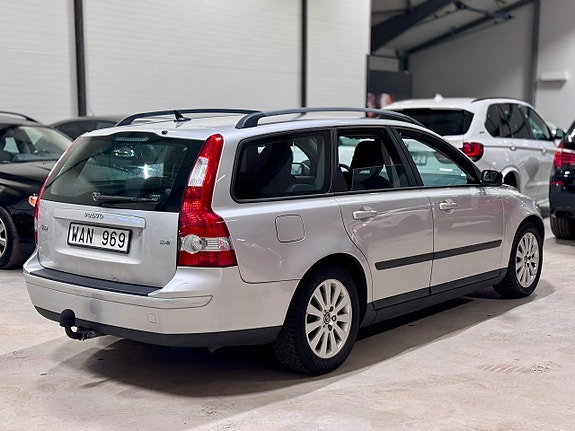 Volvo V50 4 of 5