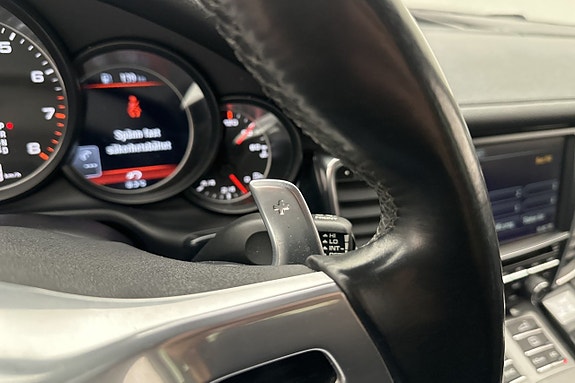 Porsche Panamera 4 15 of 30