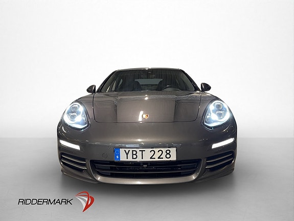 Porsche Panamera 4 2 of 5