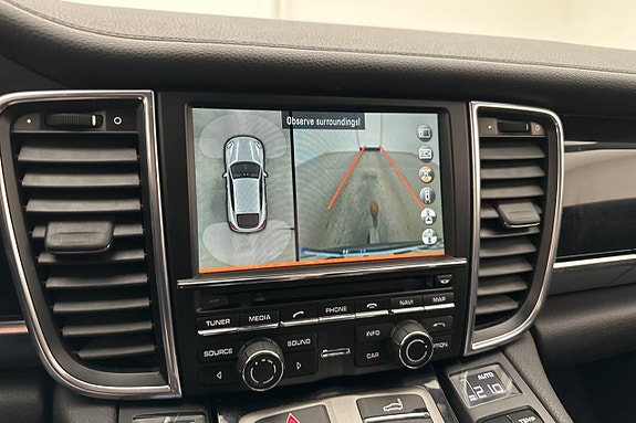 Porsche Panamera 4 17 of 30