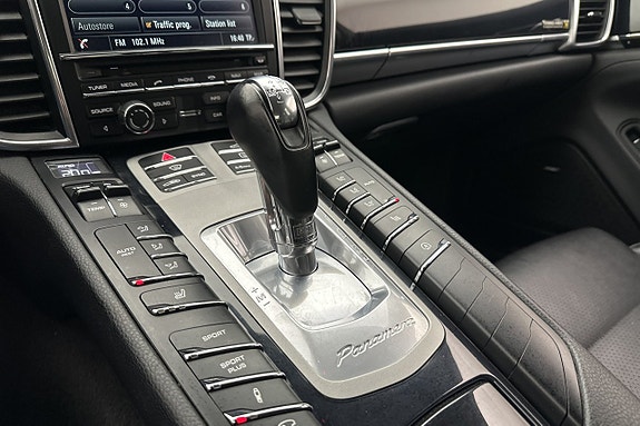 Porsche Panamera 4 21 of 30