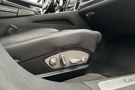 Porsche Panamera 4 26 of 30