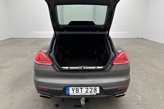 Porsche Panamera 4 29 of 30