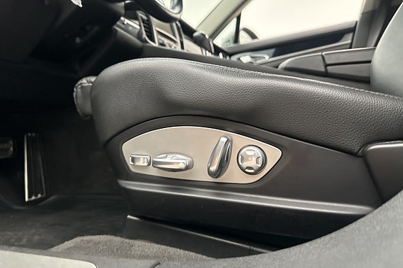 Porsche Panamera 4 9 of 30