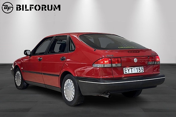Saab 900 3 of 5