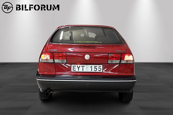 Saab 900 4 of 5
