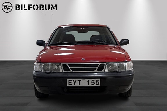 Saab 900 2 of 5
