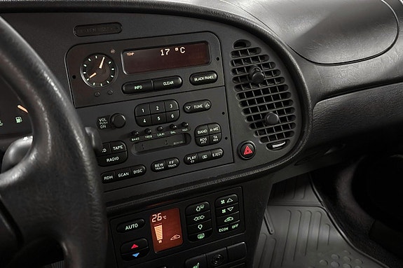 Saab 900 12 of 14