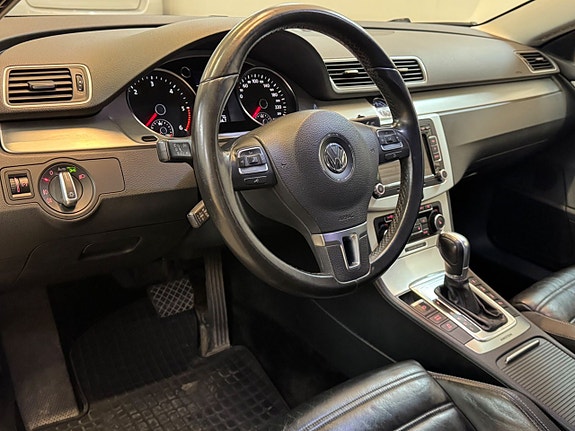 Volkswagen Passat CC 8 of 23