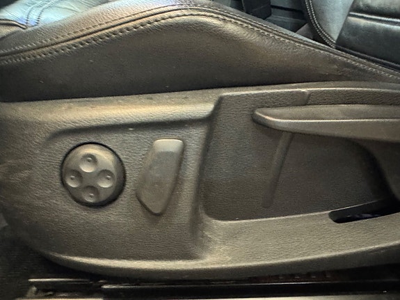 Volkswagen Passat CC 17 of 23