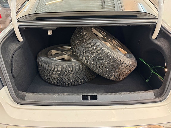Volkswagen Passat CC 23 of 23