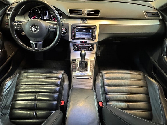 Volkswagen Passat CC 10 of 23