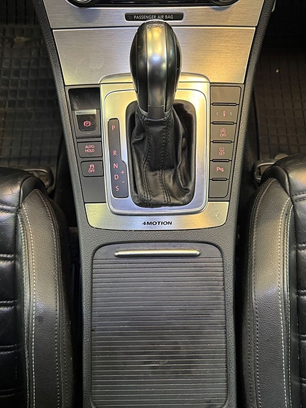 Volkswagen Passat CC 14 of 23