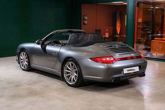 Porsche 911 3 of 5