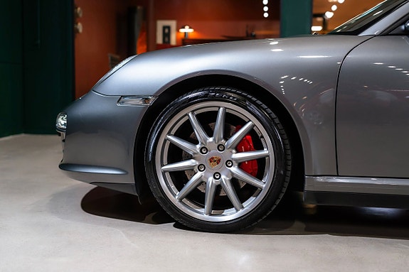 Porsche 911 8 of 26