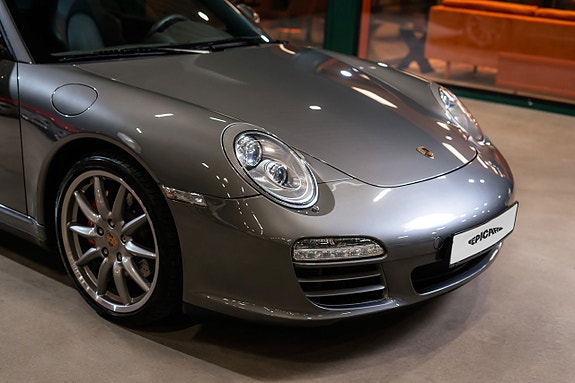 Porsche 911 6 of 26
