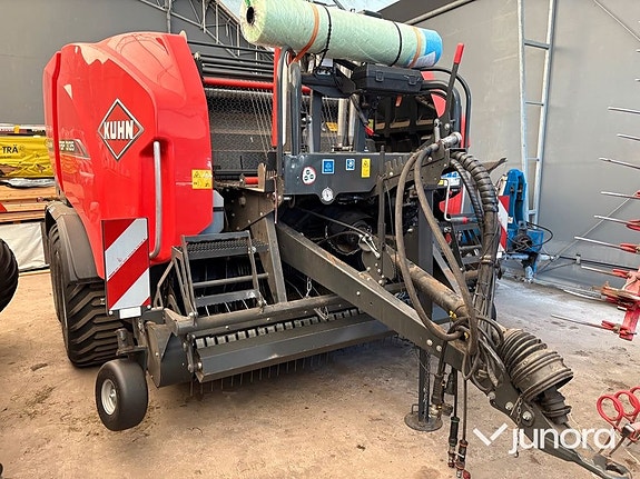 Rundbalspress & Inplastare - Kuhn, FBP 3135 Intelliwrap