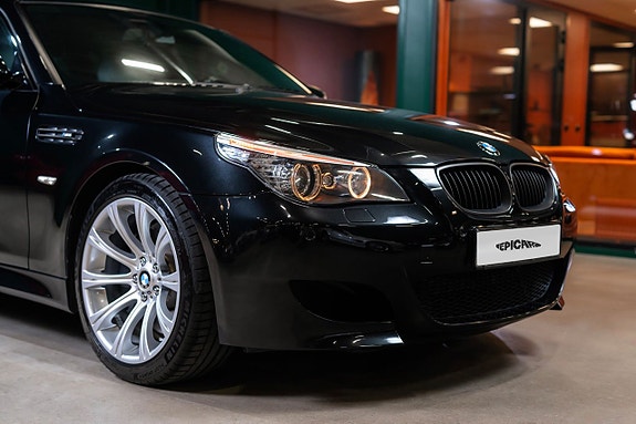 BMW M5 2 of 25