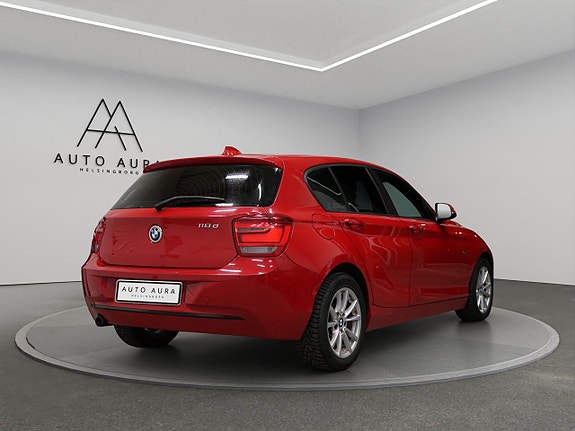 BMW 118d 4 of 5