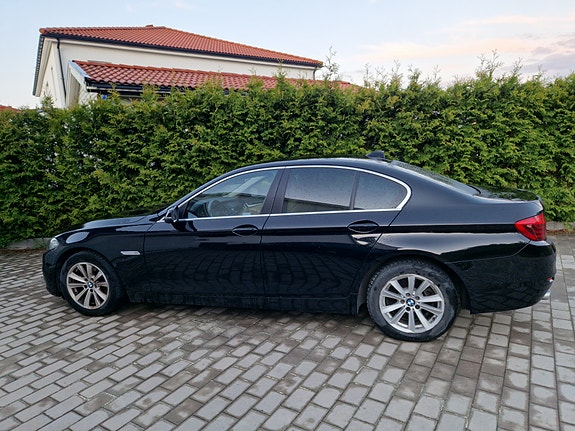 BMW 520d 3 of 5