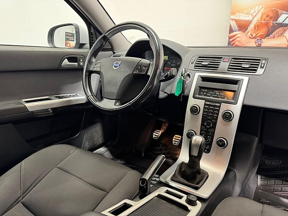 Volvo V50 2 of 14