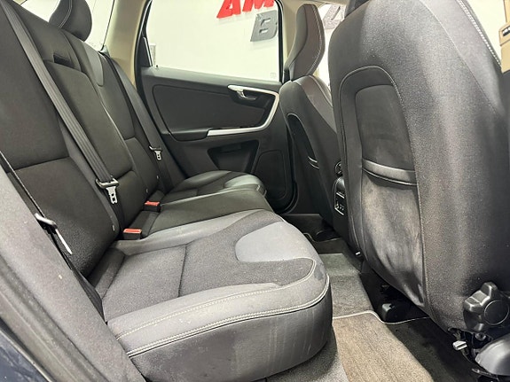 Volvo XC60 13 of 15
