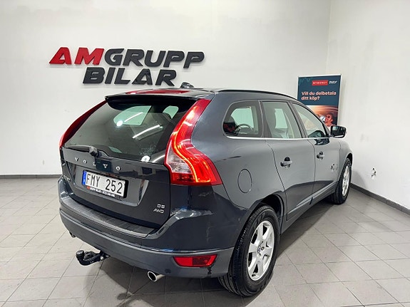 Volvo XC60 2 of 15