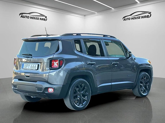 Jeep Renegade 9 of 24