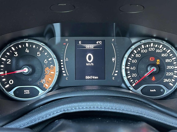 Jeep Renegade 14 of 24