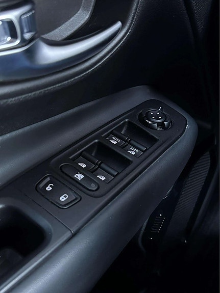 Jeep Renegade 20 of 24