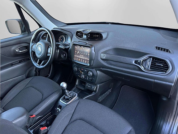 Jeep Renegade 24 of 24
