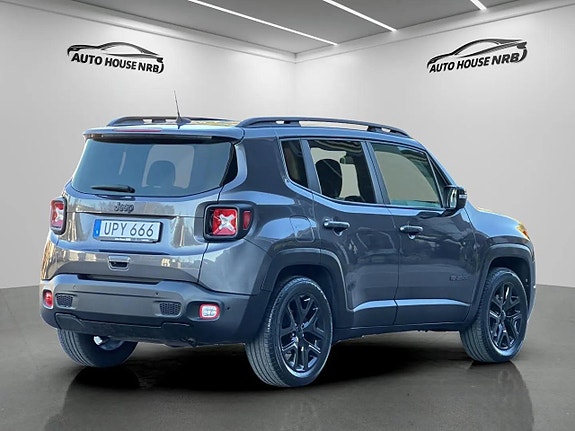 Jeep Renegade 8 of 24